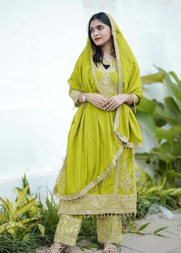 New Arrival Trendy Chinnon Silk Women Kurta Sets With