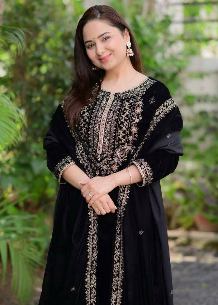 New Pattern High Quality Eid Month Special Ladies Wear Three Piece Suit